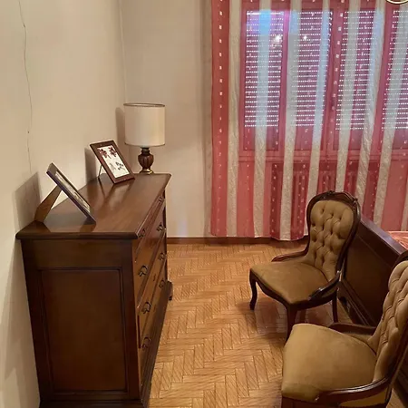 1 Camera Matrimoniale Con Bagno Privato - 1 Double Bedroom With Private Bathroom Apartamento *